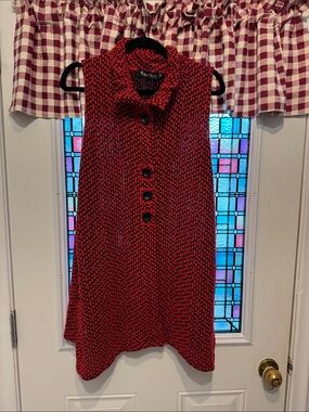 Avenue Red and Black Sleeveless Shift Dress